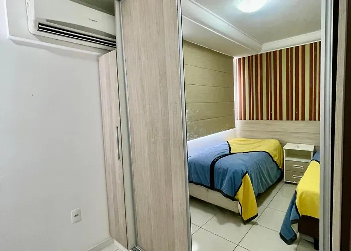 APARTAMENTO à 100 m do mar  Bombinhas