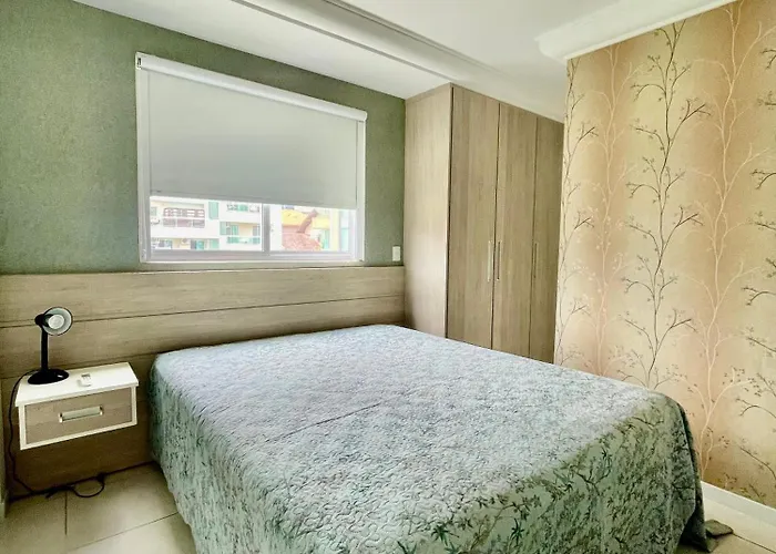 APARTAMENTO à 100 m do mar  Bombinhas